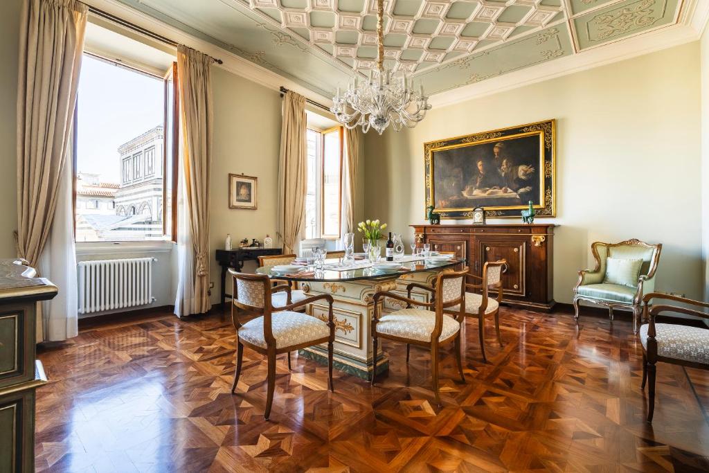 Luxury Apartment Cavalieri, Florence & Duomo View