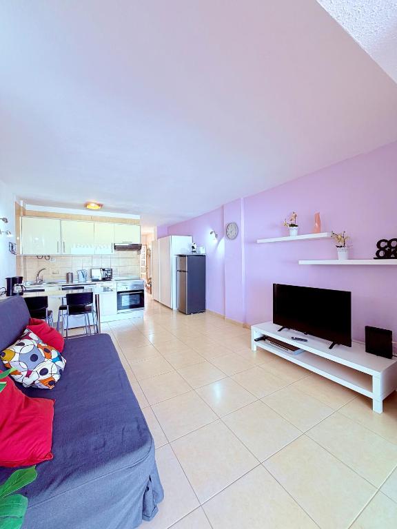 Bright 1BR with Views & Pool, Fañabé Beach, LA510