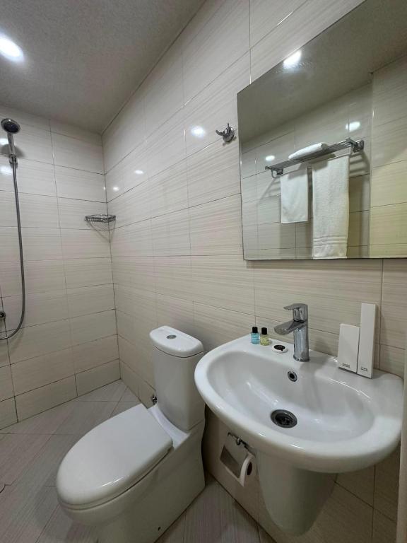 لابی و فضای عمومی ALVERA Hotel Baku - تصویر ۵