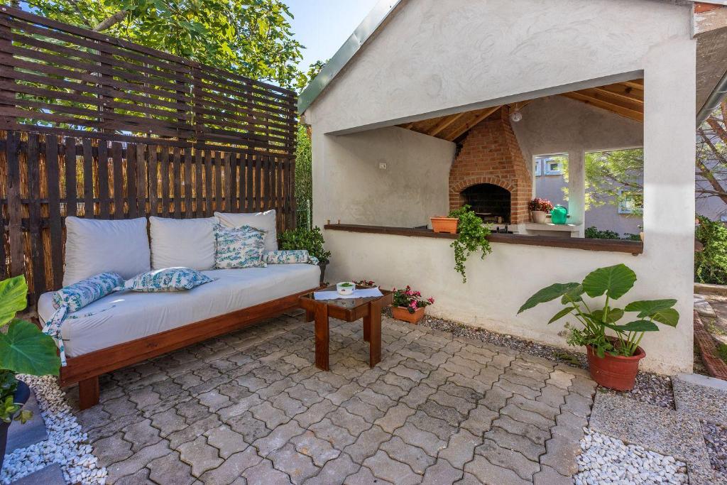Hundefreundliches Ferienhaus nur 730 Meter zum Strand mit Meerblick, Grill, Parkplatz