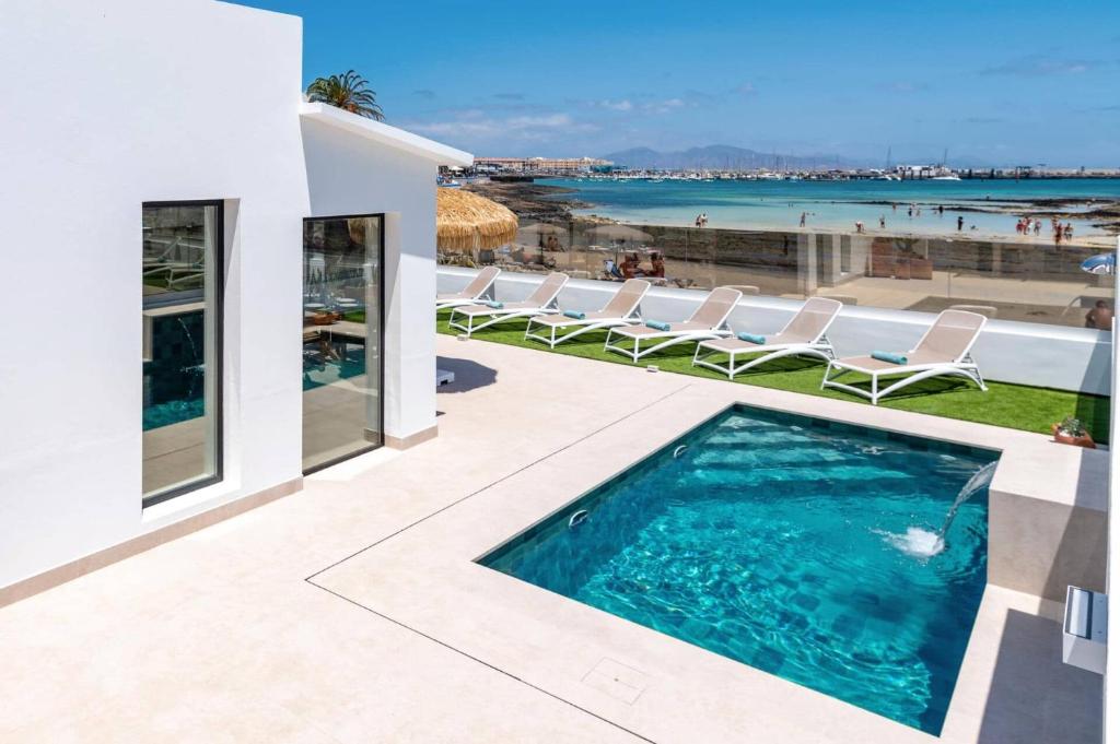 Villa Fragata by Villa Plus