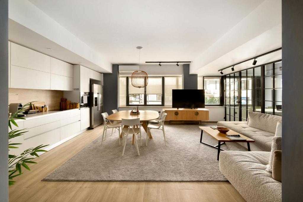 120 sqm2 Aristoteles Square - Estia Premium Apartments