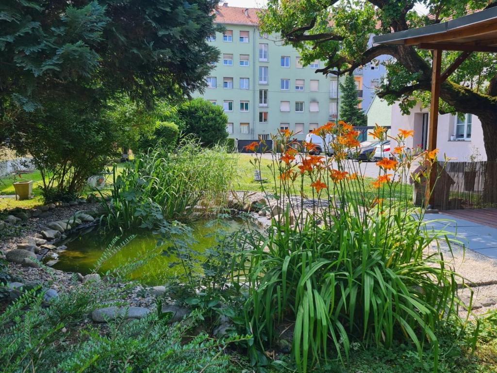 Idyllic Prestige Garden Apartment