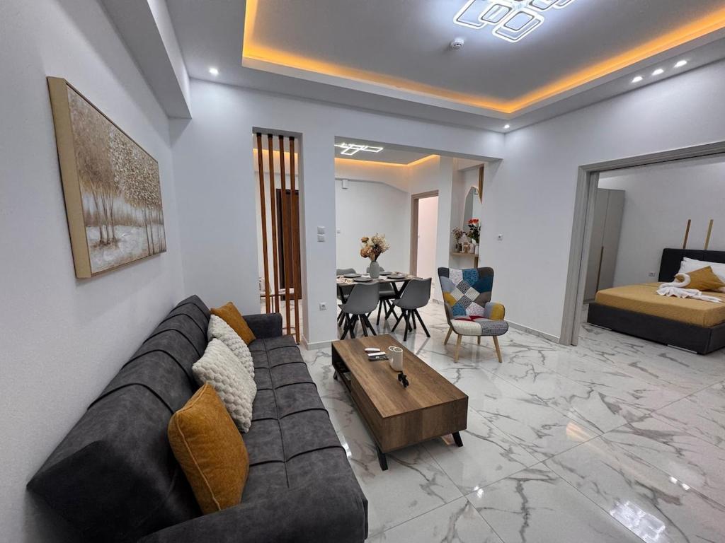 Sunny 2BR Apt in Kallithea Metro & Acropolis