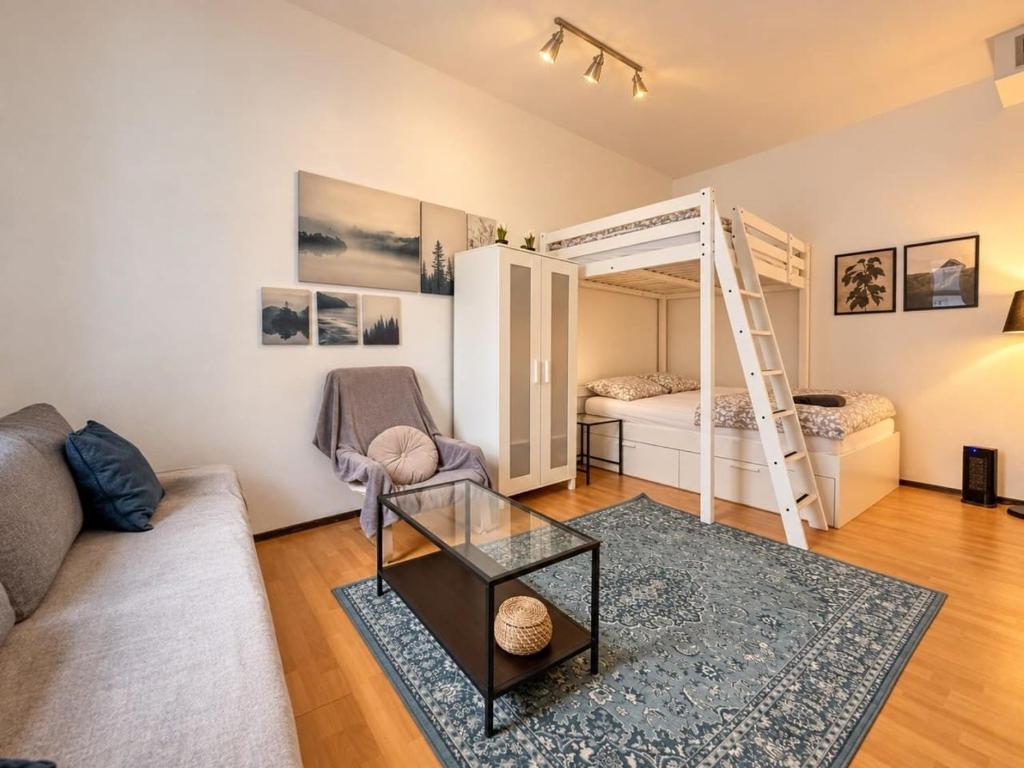 Great studio for 5 people near Hauptbahnhof