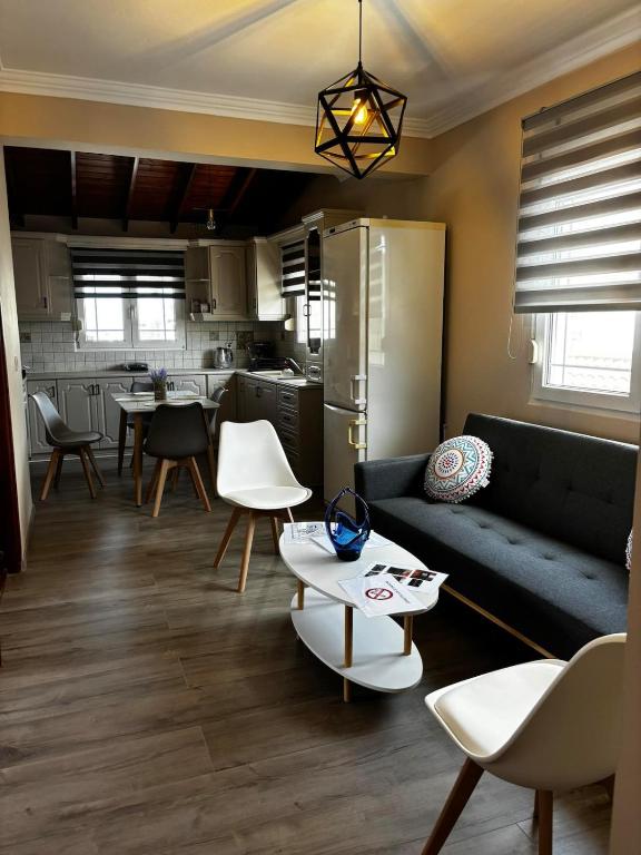 Chios City Dwelling 2