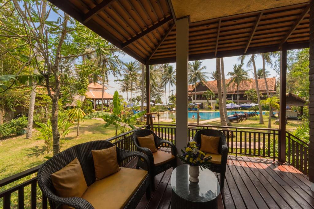 Zahrada ubytování Coral Hotel Bangsaphan