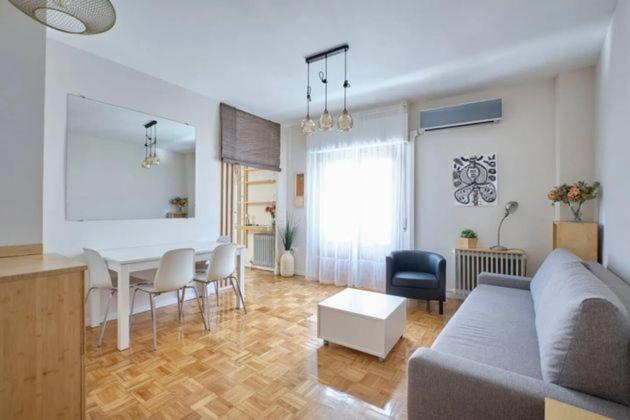 Apartamento 1 dormitorios 1 salón ,Centro de Madrid 4 personas