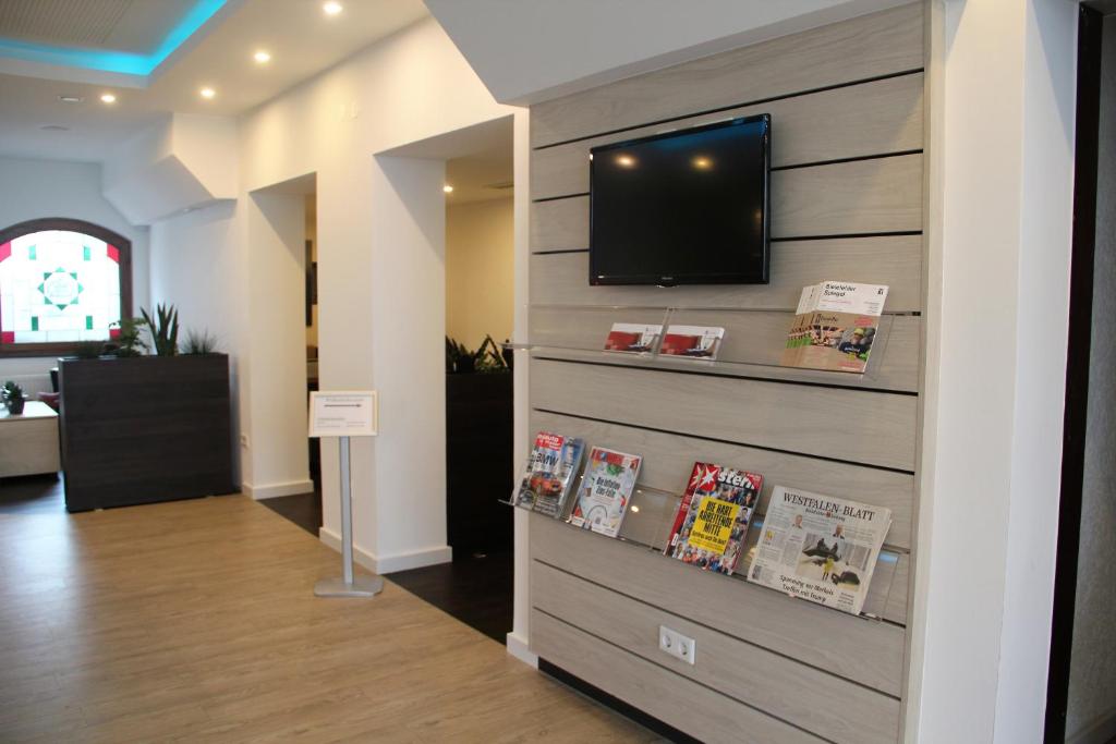 TV a/nebo společenská místnost v ubytování Wali's Hotel