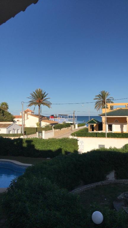 Apartments on the first line to the sea