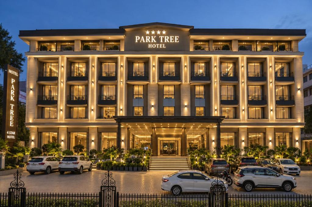 Hotel The Park Tree Near International Airport Delhi در دهلی نو