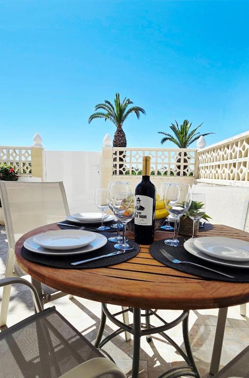 Stylish Bungalow with Huge Pool and Terrace