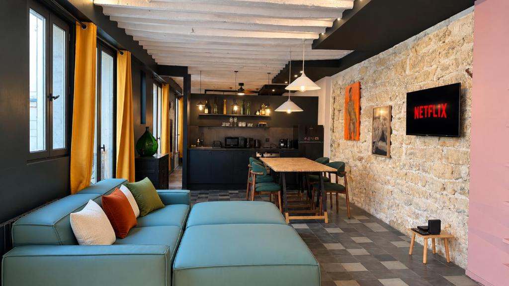 Le Marais Unique 1BR Apartment in Central Paris