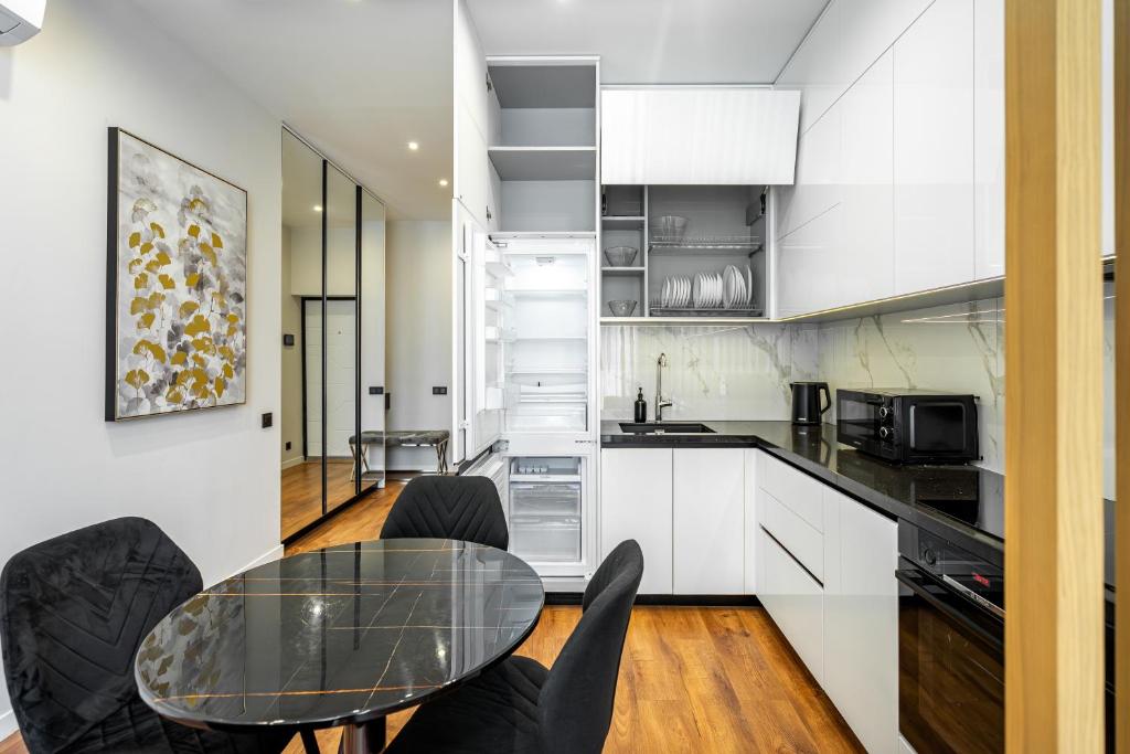 3-93 Novopecherski Lypky, Verkhogliad 12, Kyiv centre, panoramic city view, 15 kW backup power, Petrovdim Apartment фото 4