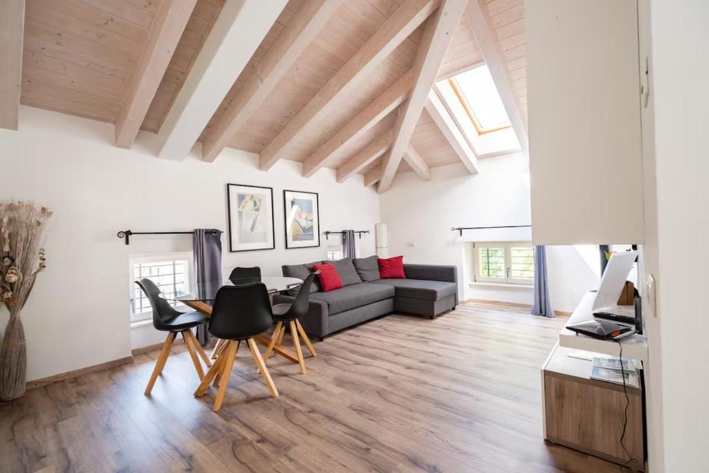 Penthouse near Piazza Duomo GoldenSuitesItaly914, Trento (updated ...