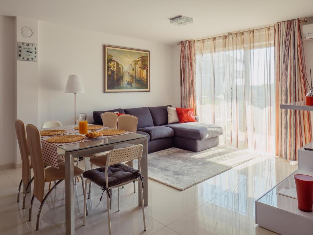 Almaria Home - Family Apartment - Pula