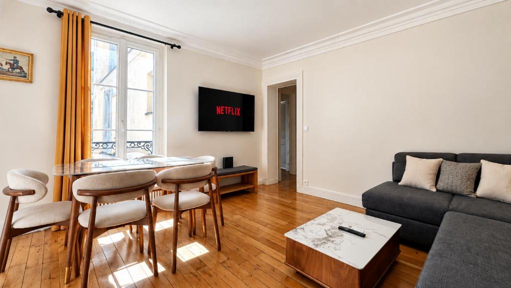 Modern 2 Bedroom Apartment Near Metro with Netflix