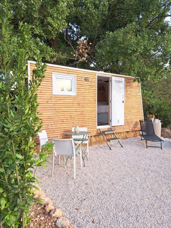 Tiny house insolite, près d'Aix-en-Provence