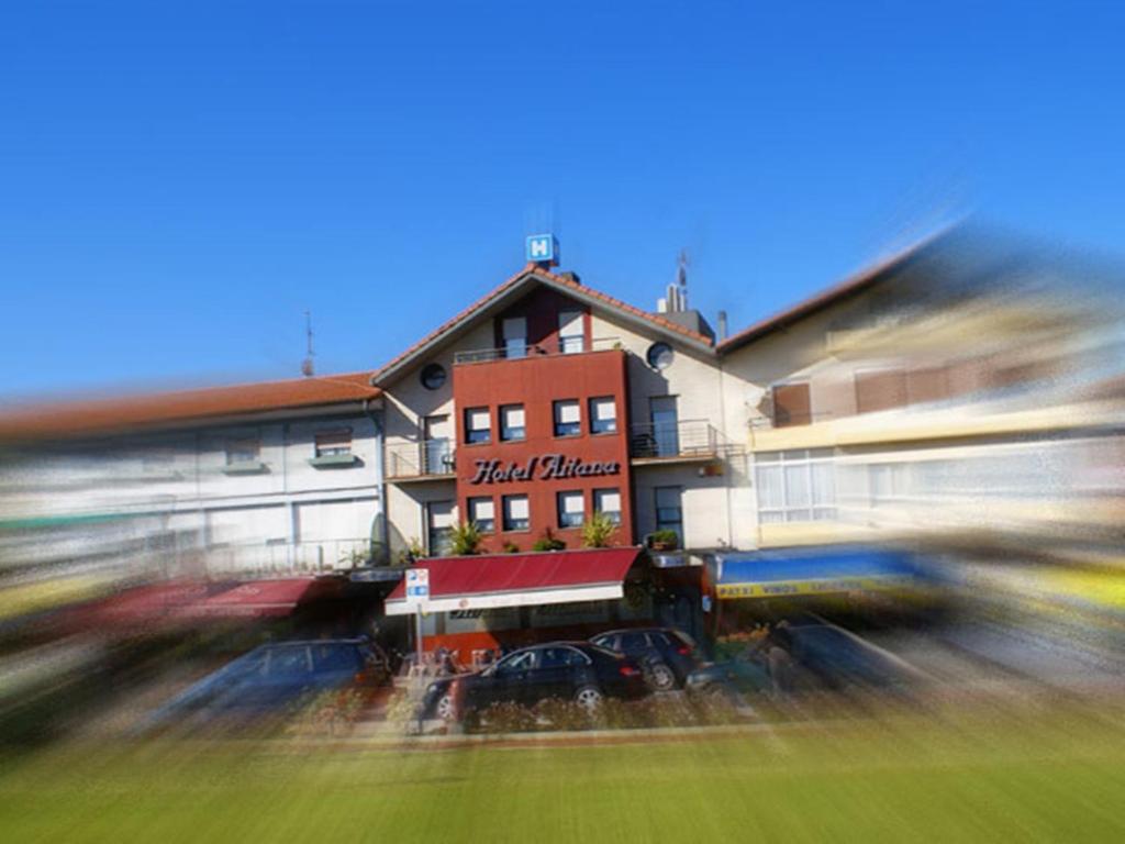 Budova, kde se hotel nachází
