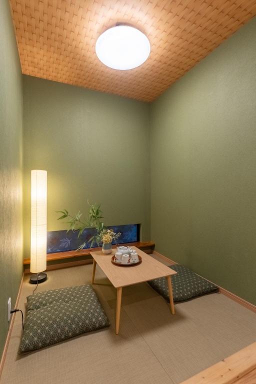 KUHIRA SHA鯨舎Entire Home 4min to Stn Direct to Namba Umeda Near Sumiyoshi Taisha Max 6