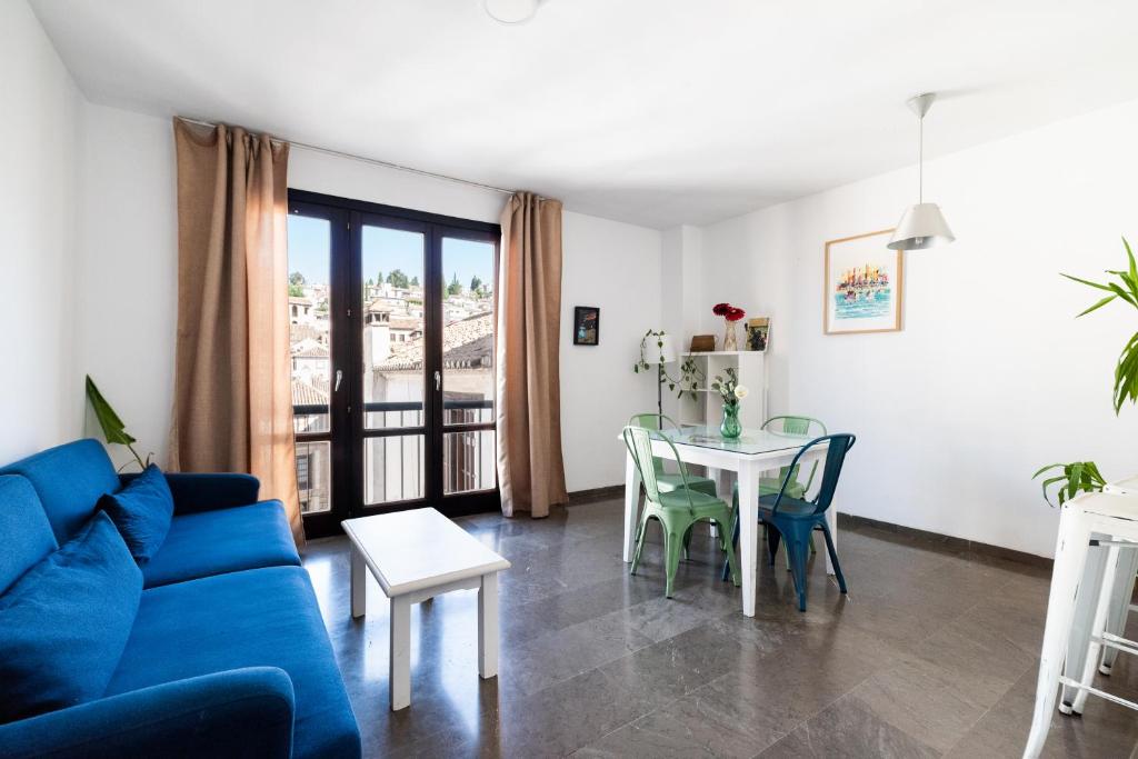 Cosy Apartment with Great Views on Old Town