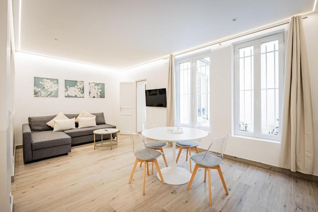 Cœur Batignolles-Europe-2 bedrooms-charming-Paris 8
