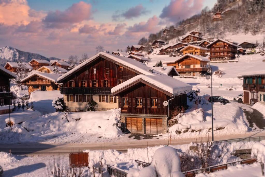 Grand Chalet Beziere, Jacuzzi Heart of Morzine