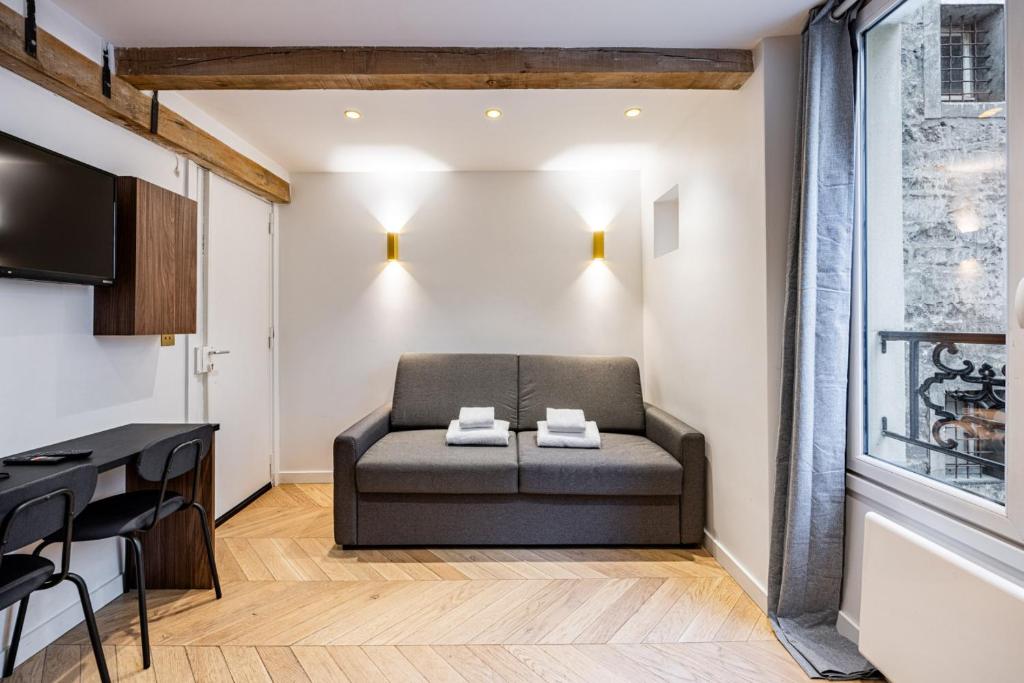Studio Métro Brochant Paris 17th