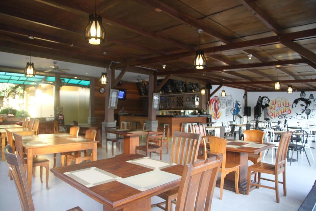 Restaurace v ubytování Puri Senggigi Hotel