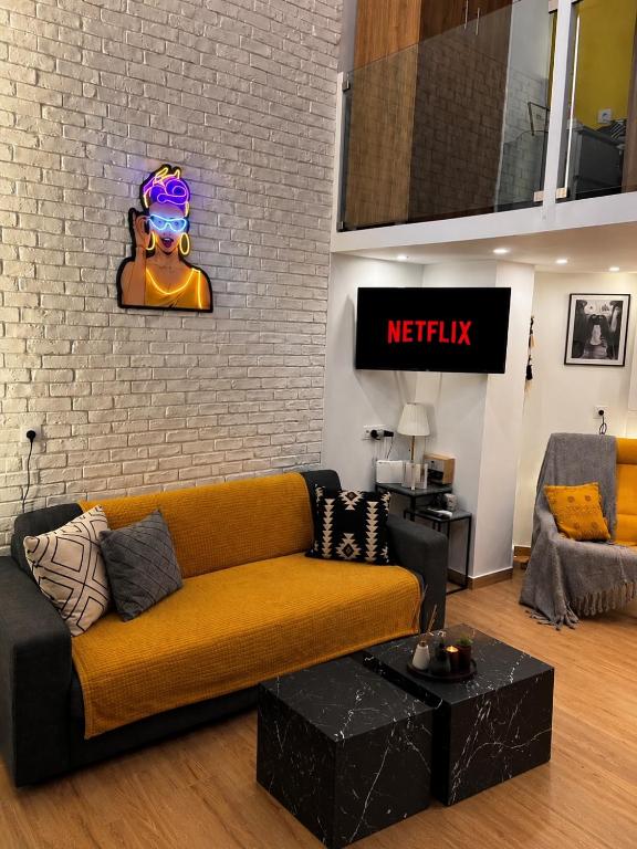 Yellow Skg City Loft