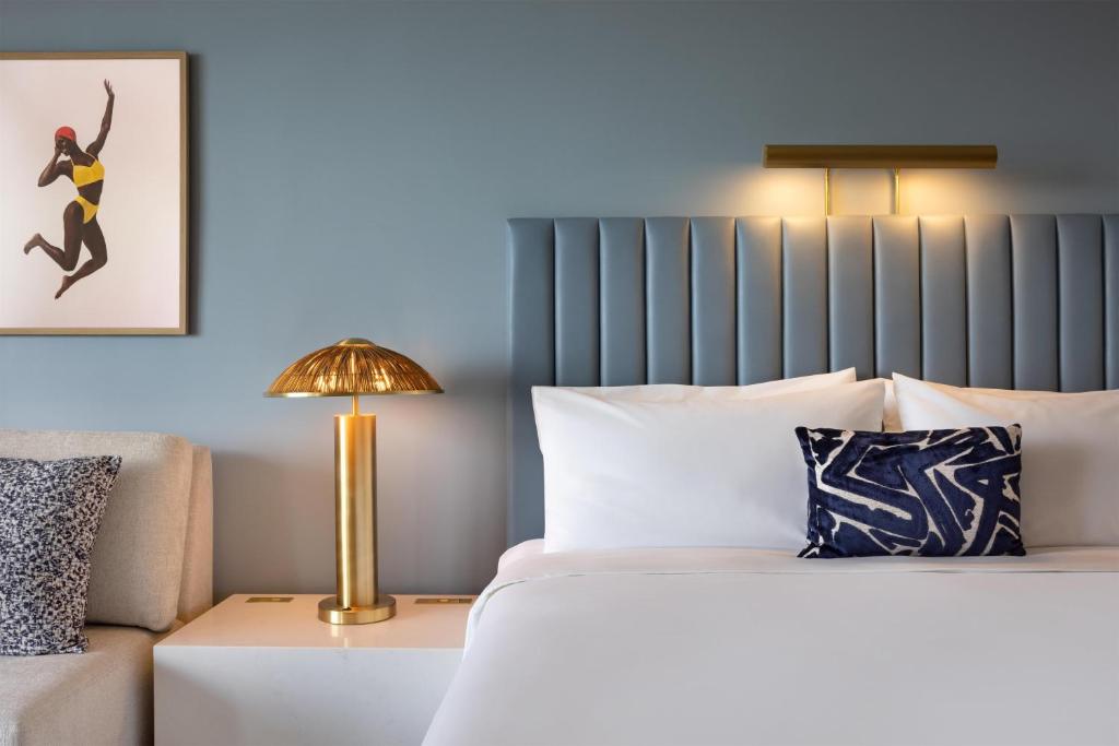 Newport Beachside Hotel & Resort - 