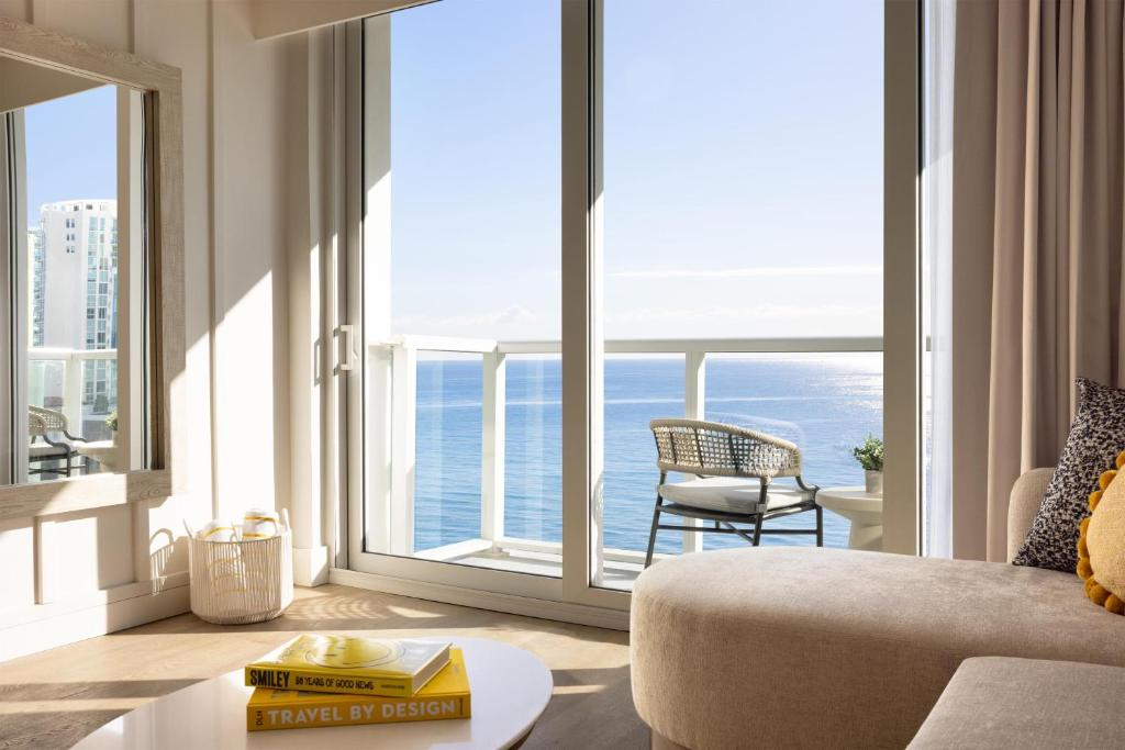 Newport Beachside Hotel & Resort - 