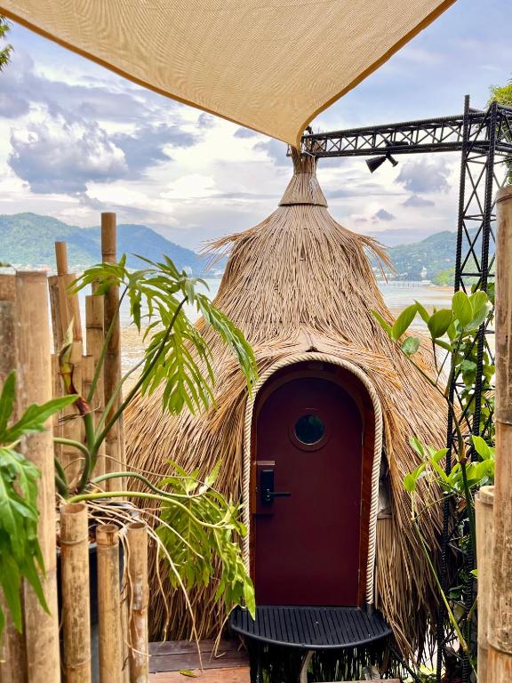 تصویر اتاق‌های Blue Harbour Resort Beach Front Phuket - تصویر ۲