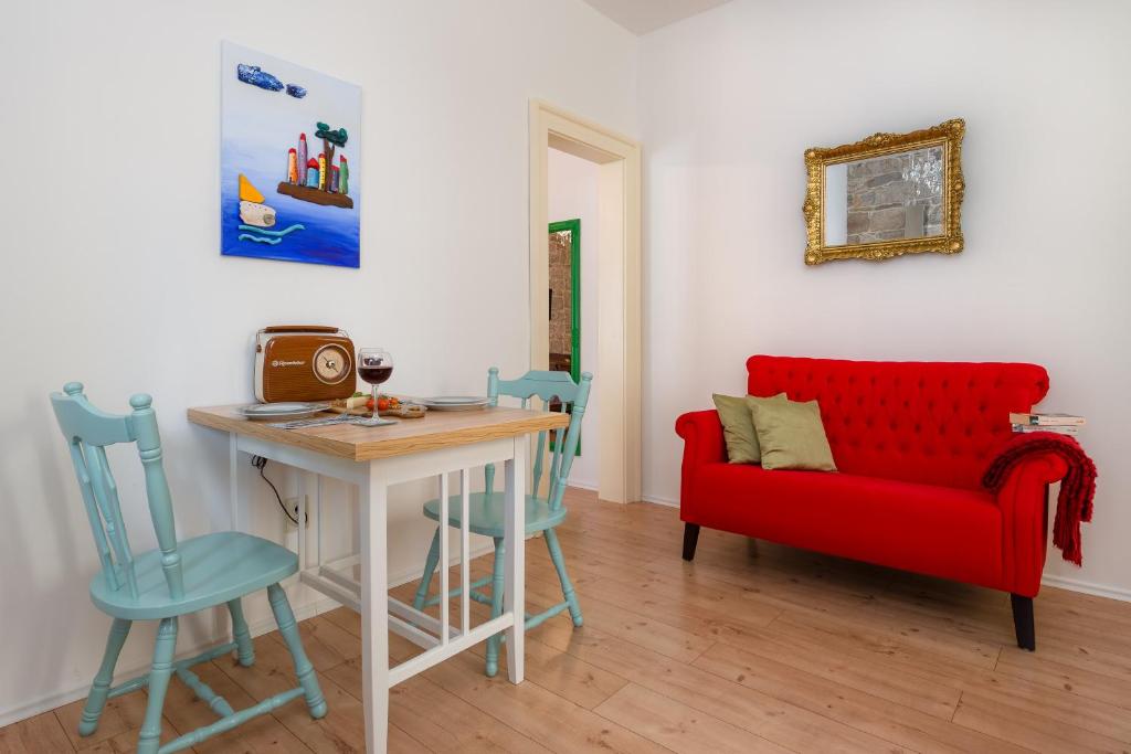 Posedenie v ubytovaní Luxury Boutique Apartment Stone Palace