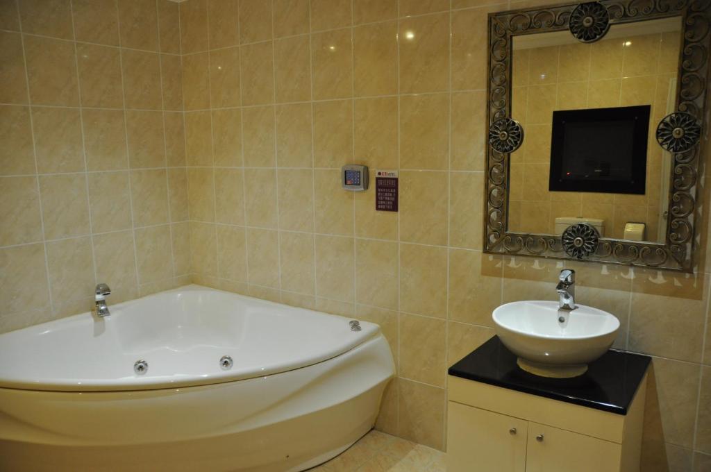 Huang Xing Motel - Queen Room Met Spa -bad
