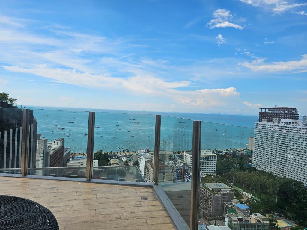 تصویر اتاق‌های The BASE Central Pattaya by NKL - تصویر ۲
