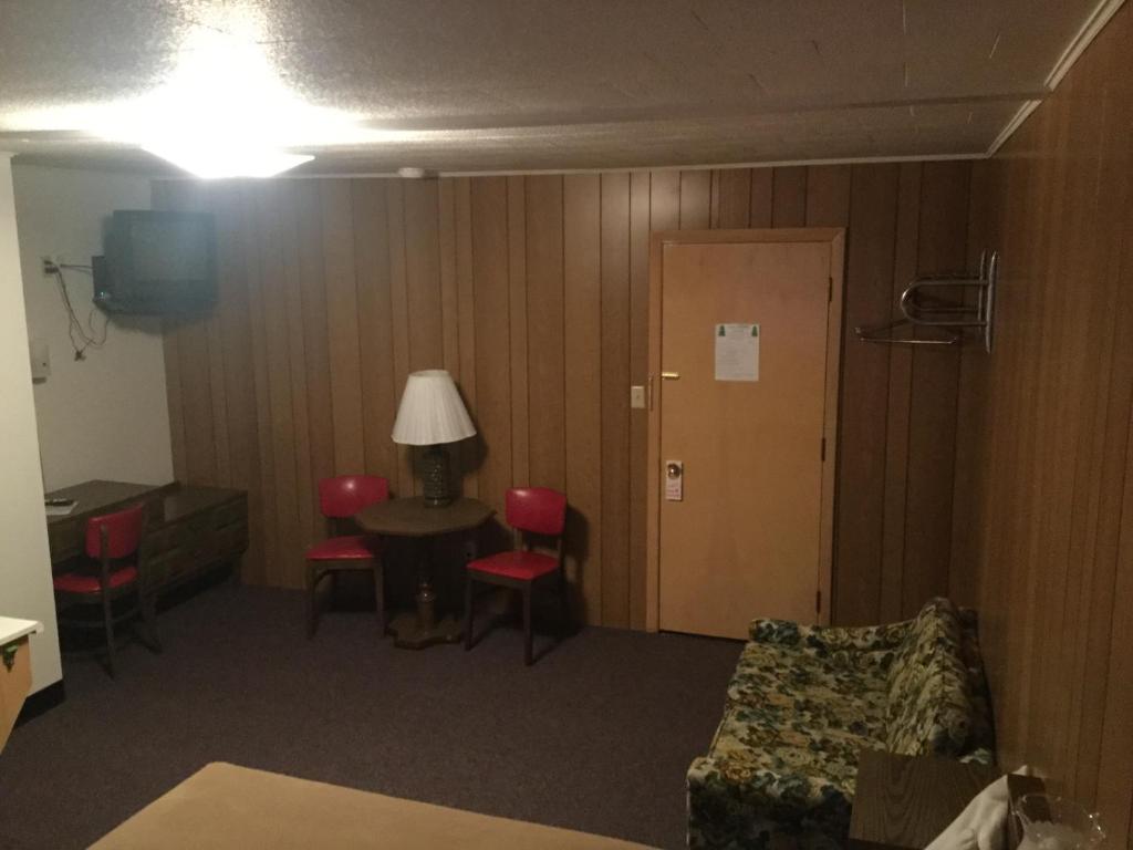 Posezení v ubytování Cedars Motel