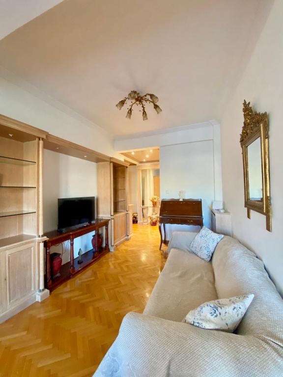 Vintage apartment Flisvos