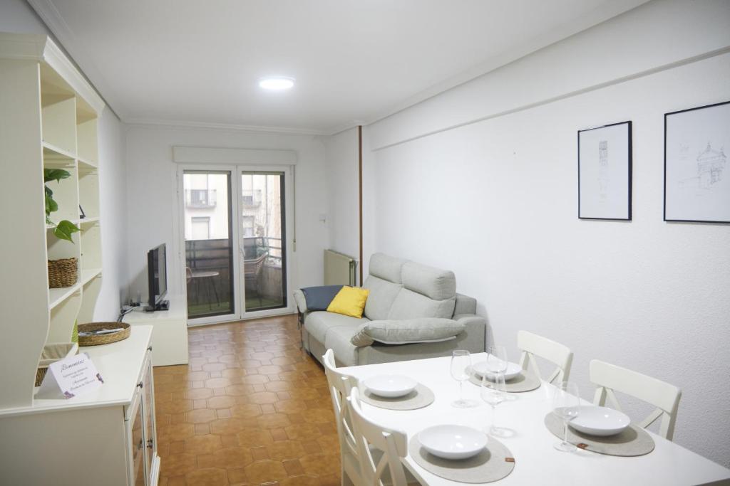Apartamento Bretón de los Herreros con TERRAZA