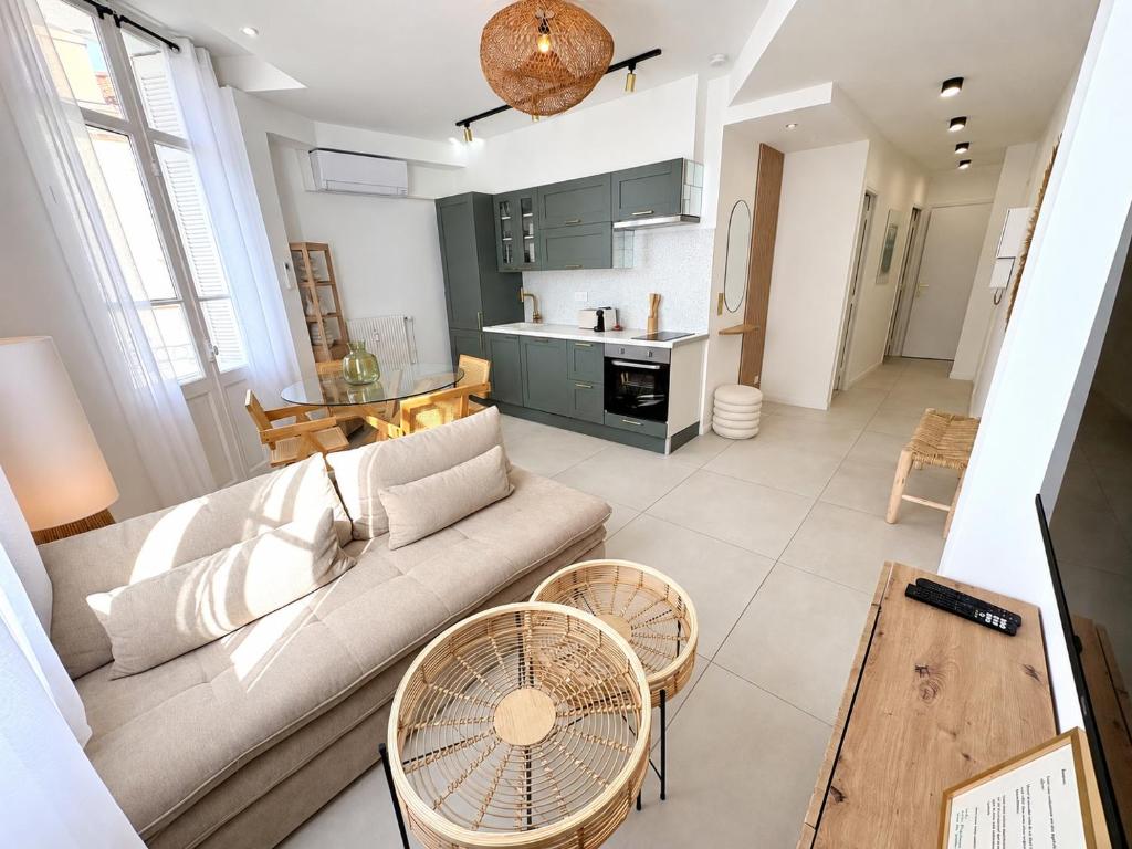 Appartement 2 chambres rénové à cannes