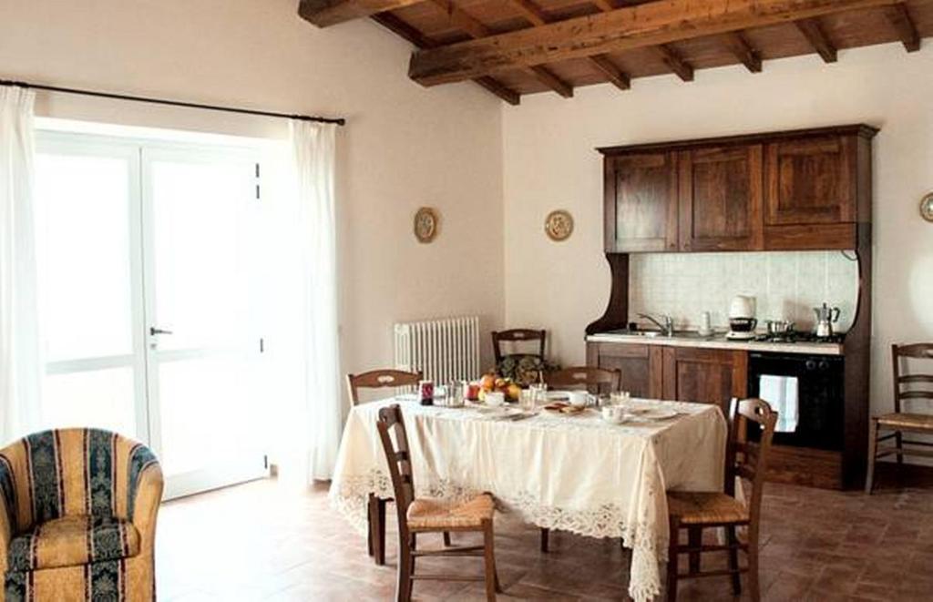 A kitchen or kitchenette at Il Poggio Delle Ginestre