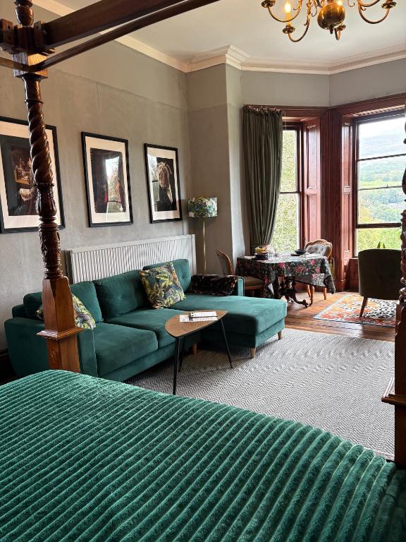 Cader Suite at PenYcoed Hall incl Luxury Hot Tub