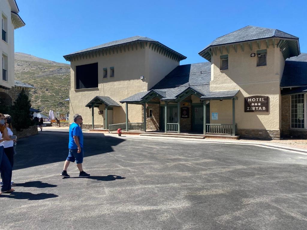 The Mountains Hotel - 