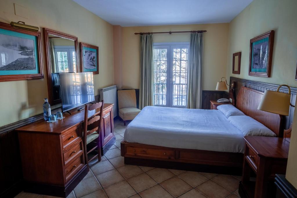 The Mountains Hotel - 