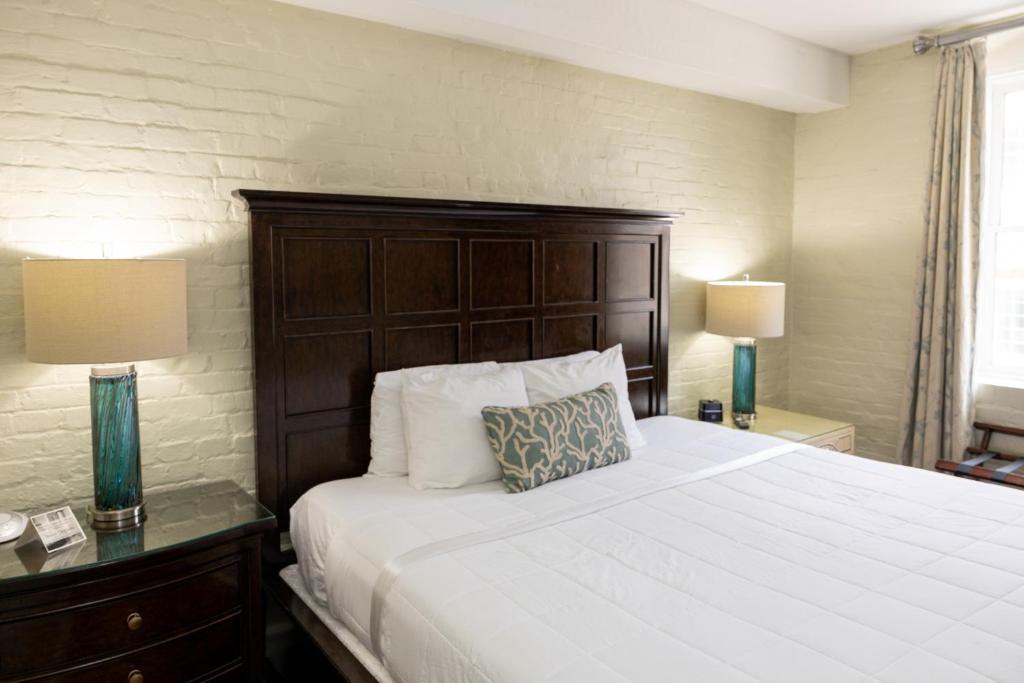 Olde Harbour Inn photo 5