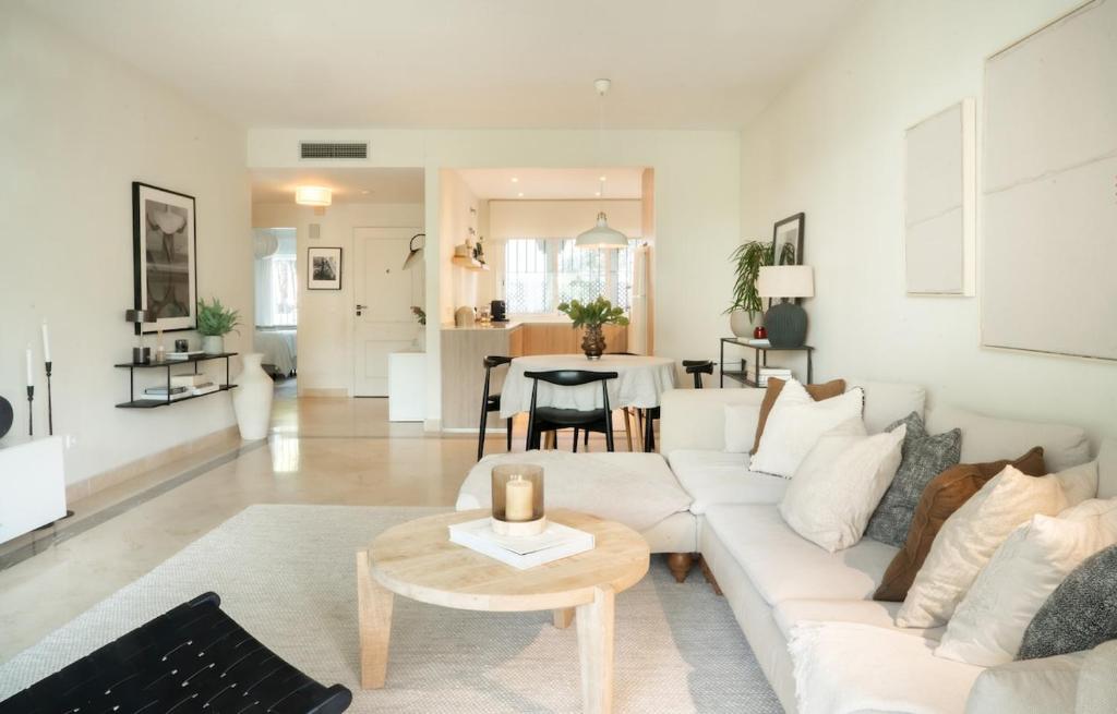 Casa Strelitzia Jardín privado en El Presidente