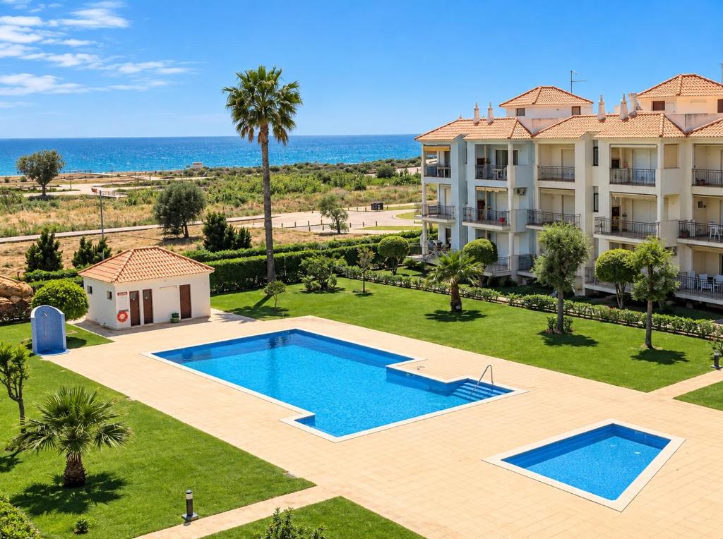 Vila Columbus T2 Frente Mar e Piscina