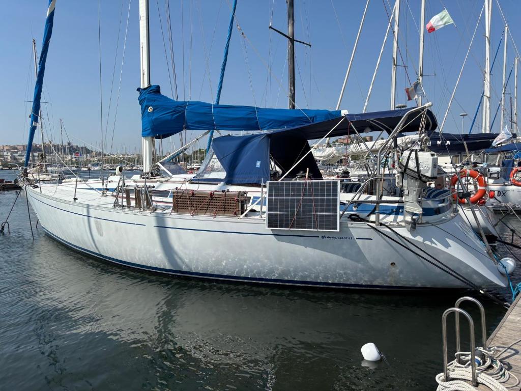 Aniram Sailboat