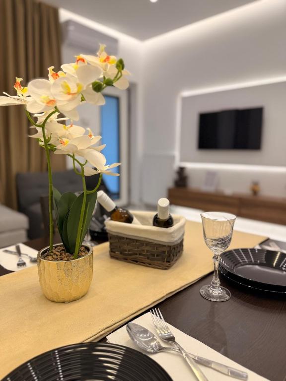 The Oasis luxury apartment in Athens