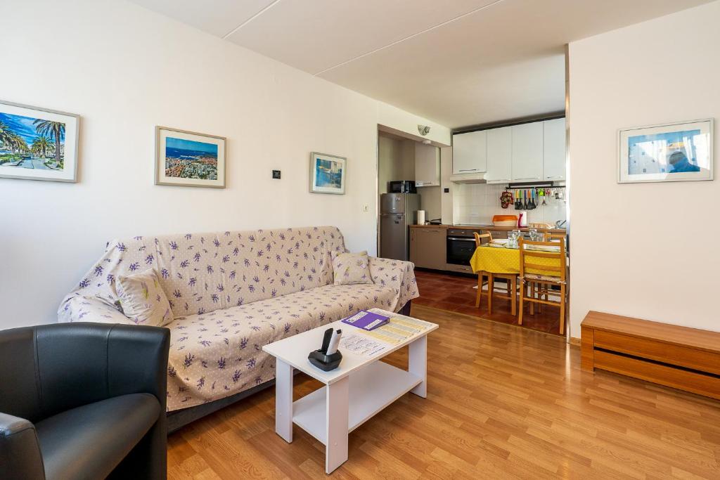 Apartment Mystic